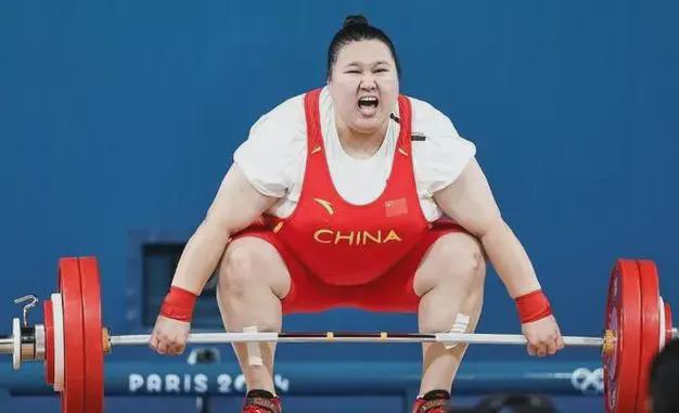 可喜可贺！奥运表彰大会樊振东发型超酷全红婵高跟鞋要掉了！(图7)