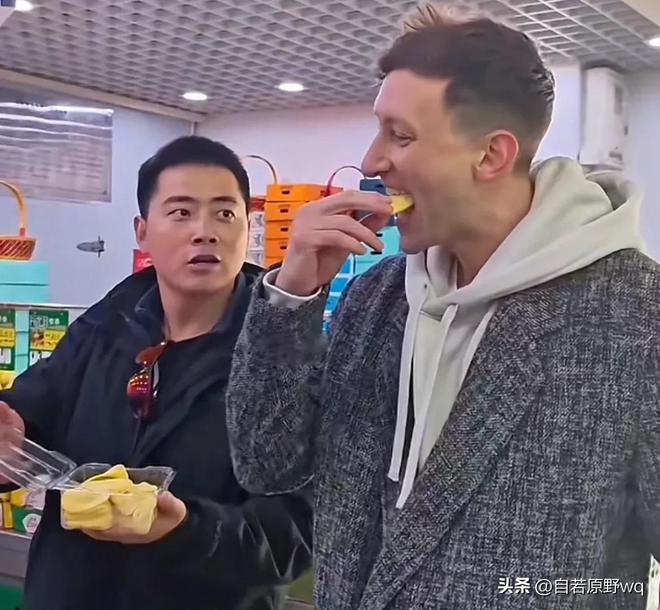 美国小伙埃文凯尔逛菜市场后说：它们是用来当宠物的不是吃的(图3)