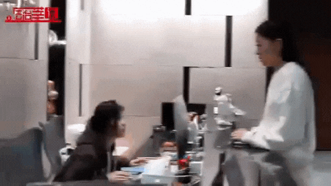 尊龙凯时网站：法治莘说之“免费领养”竟成“宠物贷”？(图1)