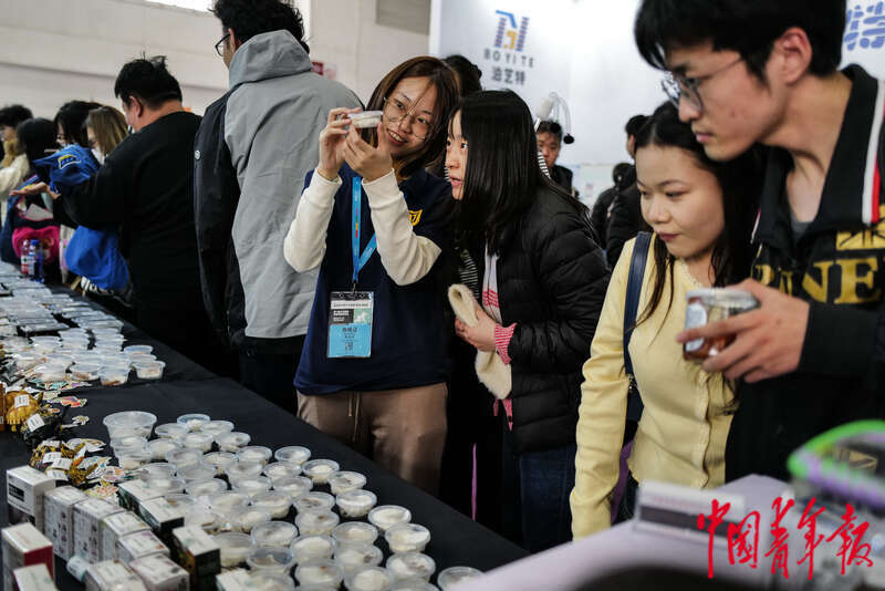 宠物时装、宠物直播、AI无创体检“它经济”持续升温(图12)