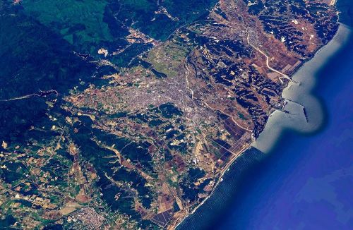 z6尊龙·凯时：从DeepSeek爆火看全球AI城市新赛道!(图6)