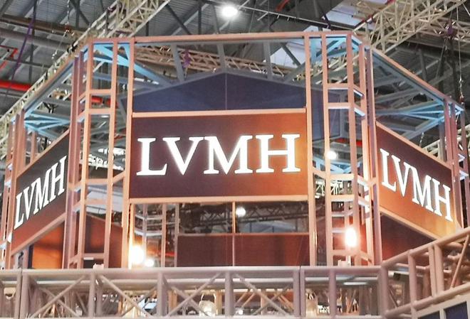 z6尊龙·凯时：奢侈品沦为地摊货！销量大跳水暴跌25%山姆成了中产“新宠”(图11)