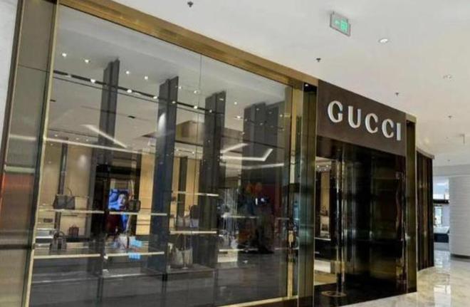 z6尊龙·凯时：奢侈品沦为地摊货！销量大跳水暴跌25%山姆成了中产“新宠”(图10)