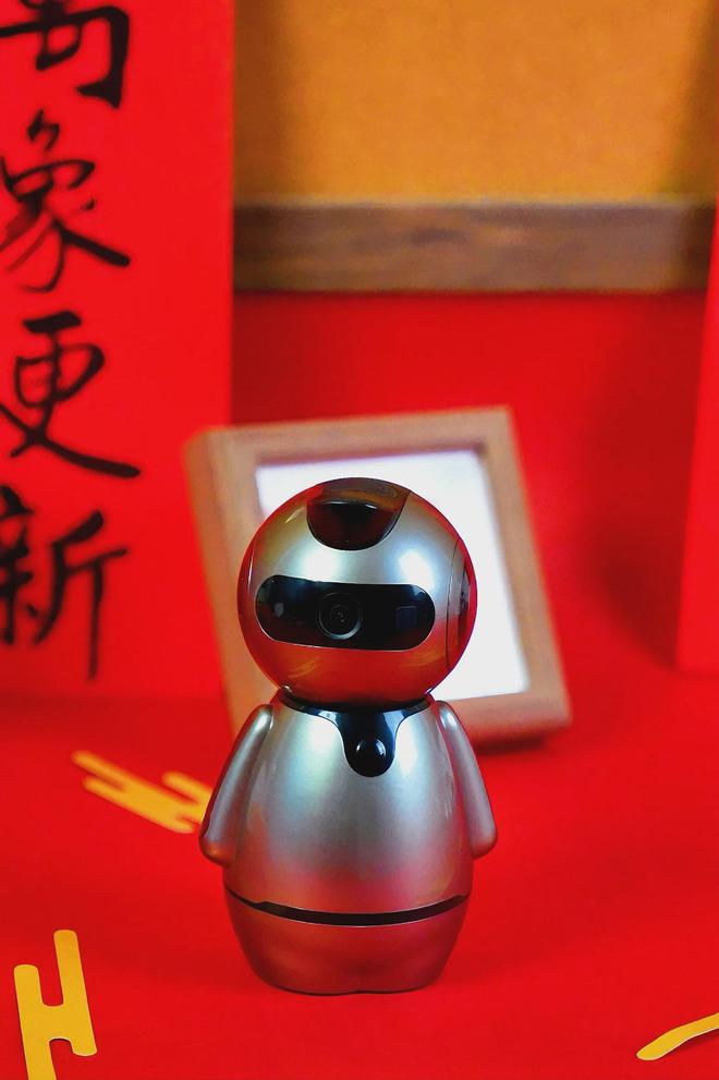 尊龙凯时网站：用AI养宠？皮可宝宠物机器人让你更懂自家「毛孩子」的心！(图3)