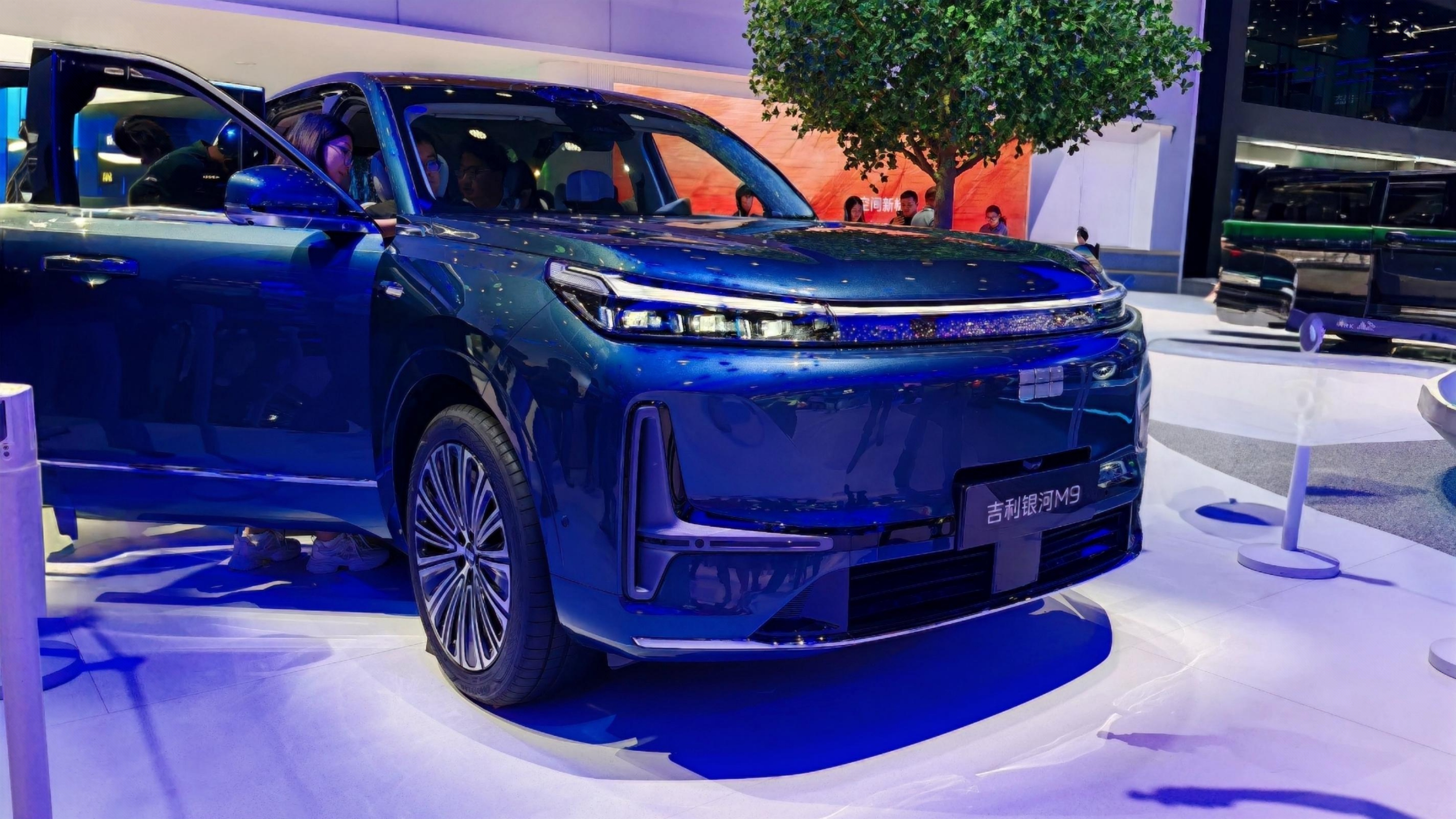 z6尊龙·凯时：吉利银河M9：20万级大六座SUV的“六边形战士”进化论(图1)