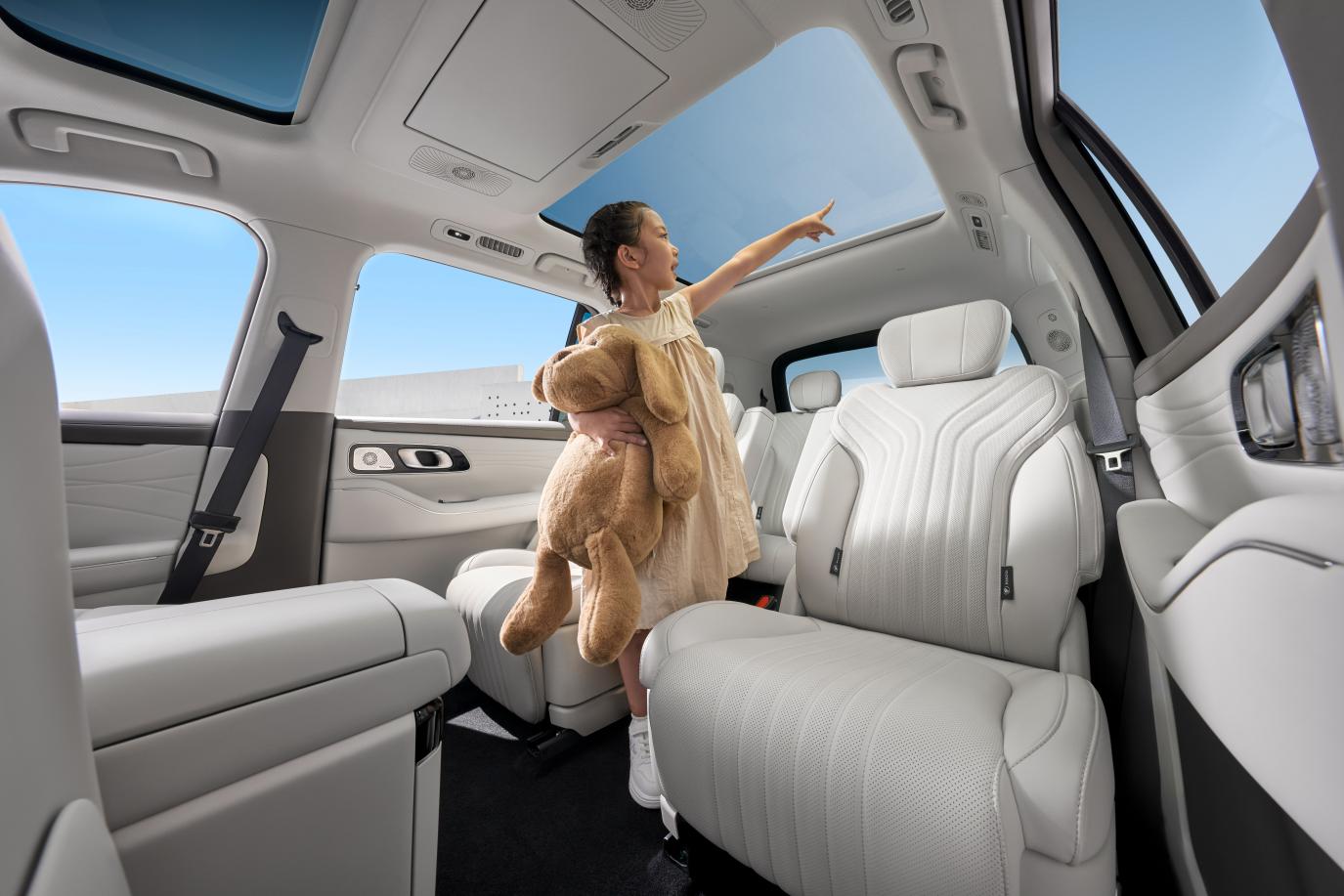 z6尊龙·凯时：吉利银河M9：20万级大六座SUV的“六边形战士”进化论(图5)