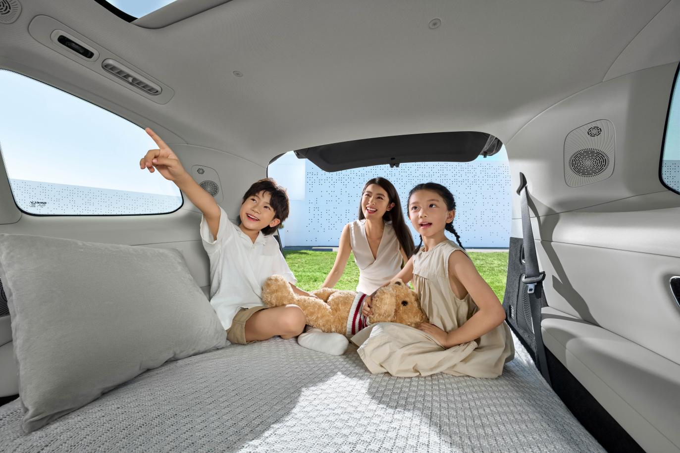 z6尊龙·凯时：吉利银河M9：20万级大六座SUV的“六边形战士”进化论(图6)