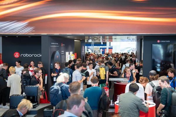 人生就是博：IFA展上智能割草机重磅亮相石头科技用黑科技引爆行业发展“奇点”(图1)