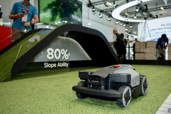 人生就是博：IFA展上智能割草机重磅亮相石头科技用黑科技引爆行业发展“奇点”(图4)