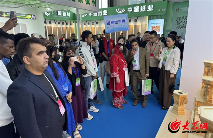 z6尊龙·凯时：府东街丨曹县木制品“出海记”：一棵树的全球旅程一个小城的产业突围_要闻_大众网(图4)