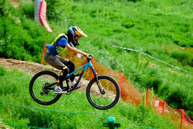 人生就是博：邓雅文夺金带火！顶尖赛事落“沪”这家自行车龙头借势开拓市场(图4)