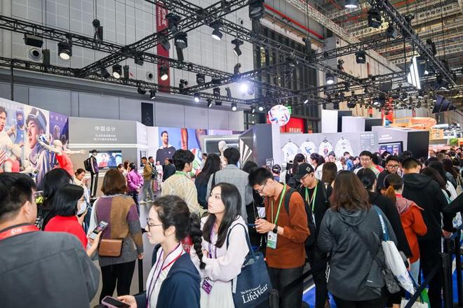 FIFA世界杯国家队主场球衣中国首展亮相阿迪达斯展区哪件球衣最好看？(图4)