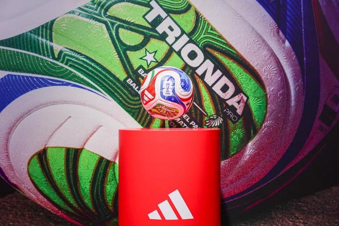 FIFA世界杯国家队主场球衣中国首展亮相阿迪达斯展区哪件球衣最好看？(图1)