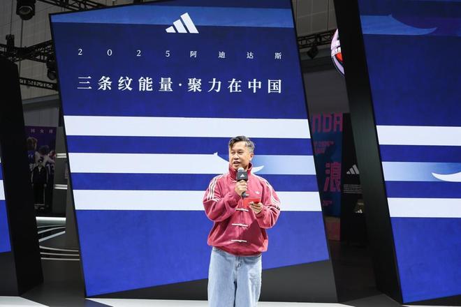 FIFA世界杯国家队主场球衣中国首展亮相阿迪达斯展区哪件球衣最好看？(图5)