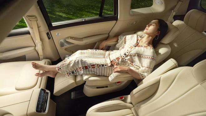 每一程都是家的温度问界M8定义“移动的第二生活空间”(图2)