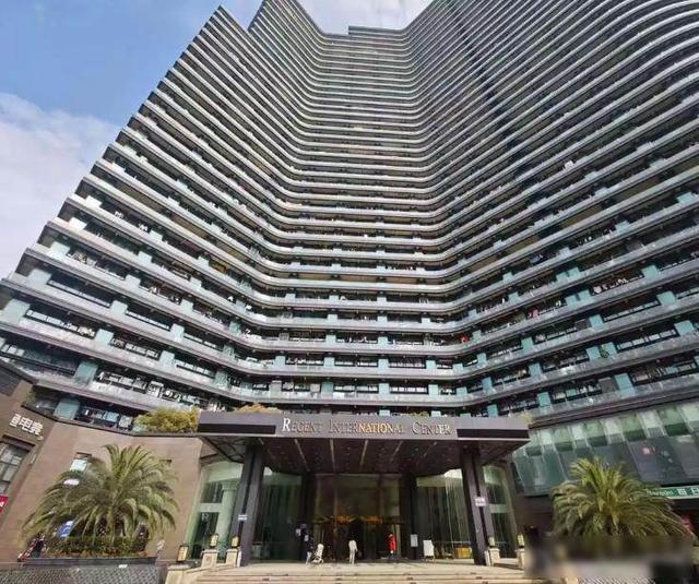 历史首次！无孩家庭过半中国人第一次为自己消费？(图3)