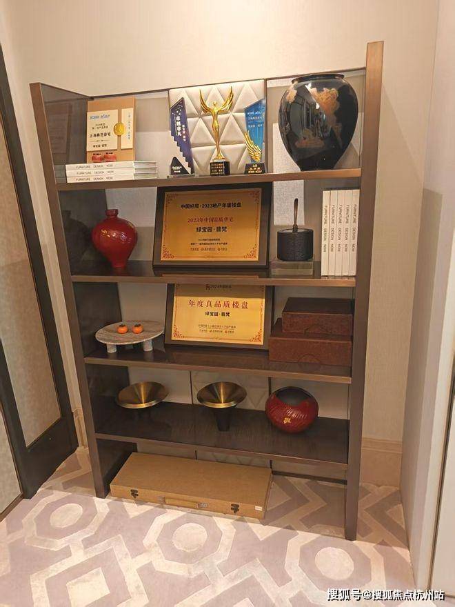 上海(绿宝园翡梵别墅)售楼处-楼盘百科详情24小时热线电话-上海(绿宝园翡梵别墅)售楼处-房价-户型区位交通核心配套(图4)